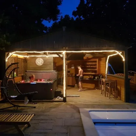 Villa Inviting 3-bed In