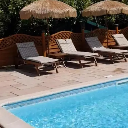 Inviting 3-bed In Villa Chateau-Garnier