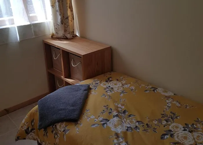 3 Bed Sleeps 5 - Hot Tub Pool Parking Villa Château-Garnier